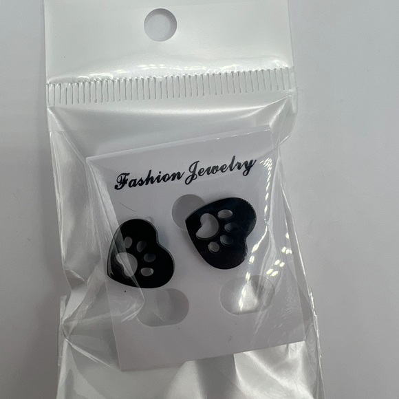 $2 Heart and paw print stainless steel stud earrings. New black. $2 if b… - Picture 5 of 16
